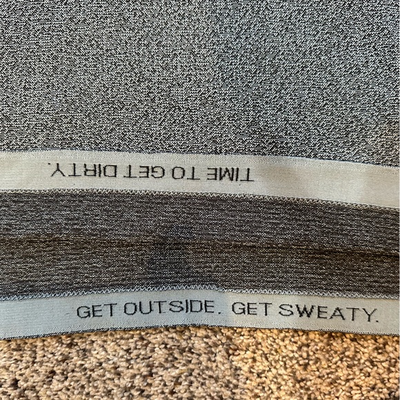 Men’s Lululemon size Small metal vent tech, long sleeve Crew Neckline - Picture 3 of 8